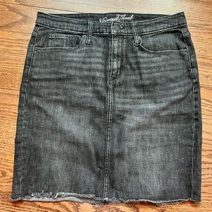 MID THIGH BLACK DENIM SKIRT SIZE 10